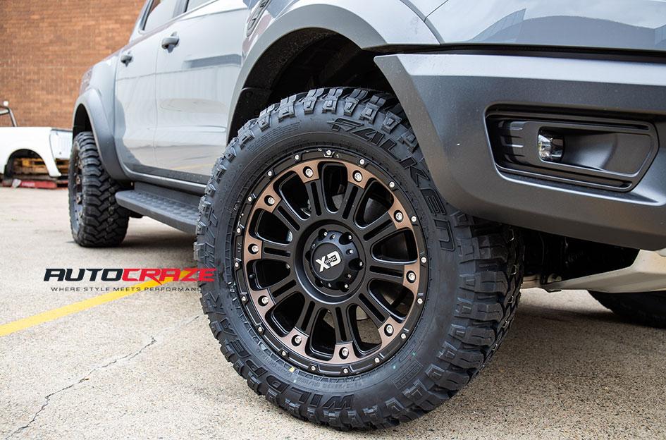 FORD RAPTOR HOSS XD II SATIN BLACK DARK TINT